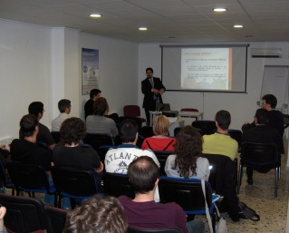 aula polivalente sillas