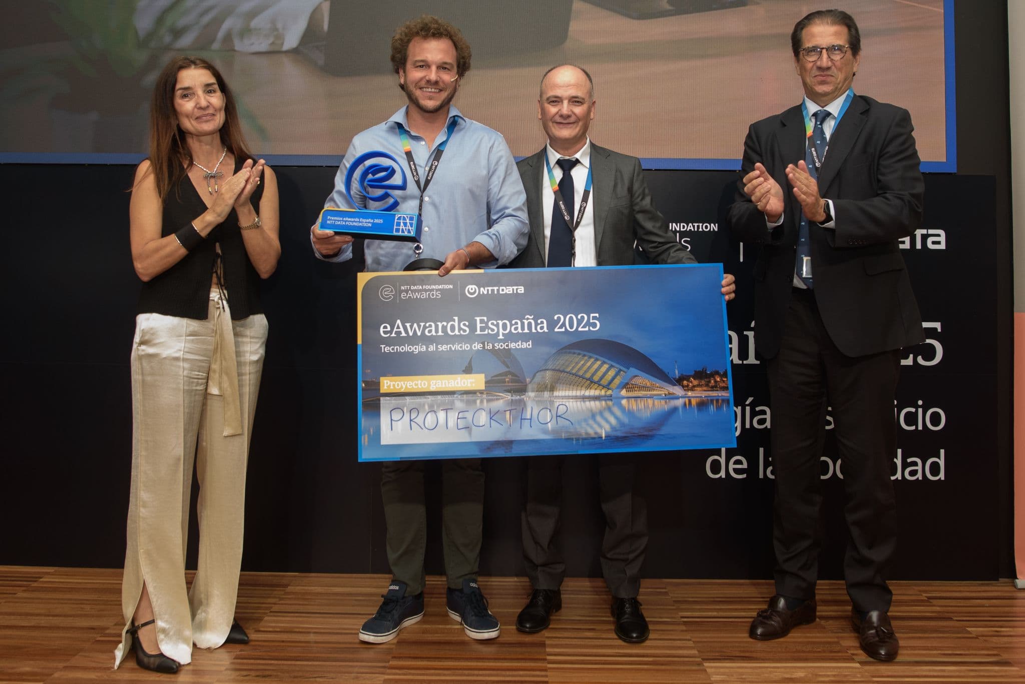 El COIICV respalda el talento emprendedor en los eAwards España 2025, referentes en innovación tecnológica con impacto social