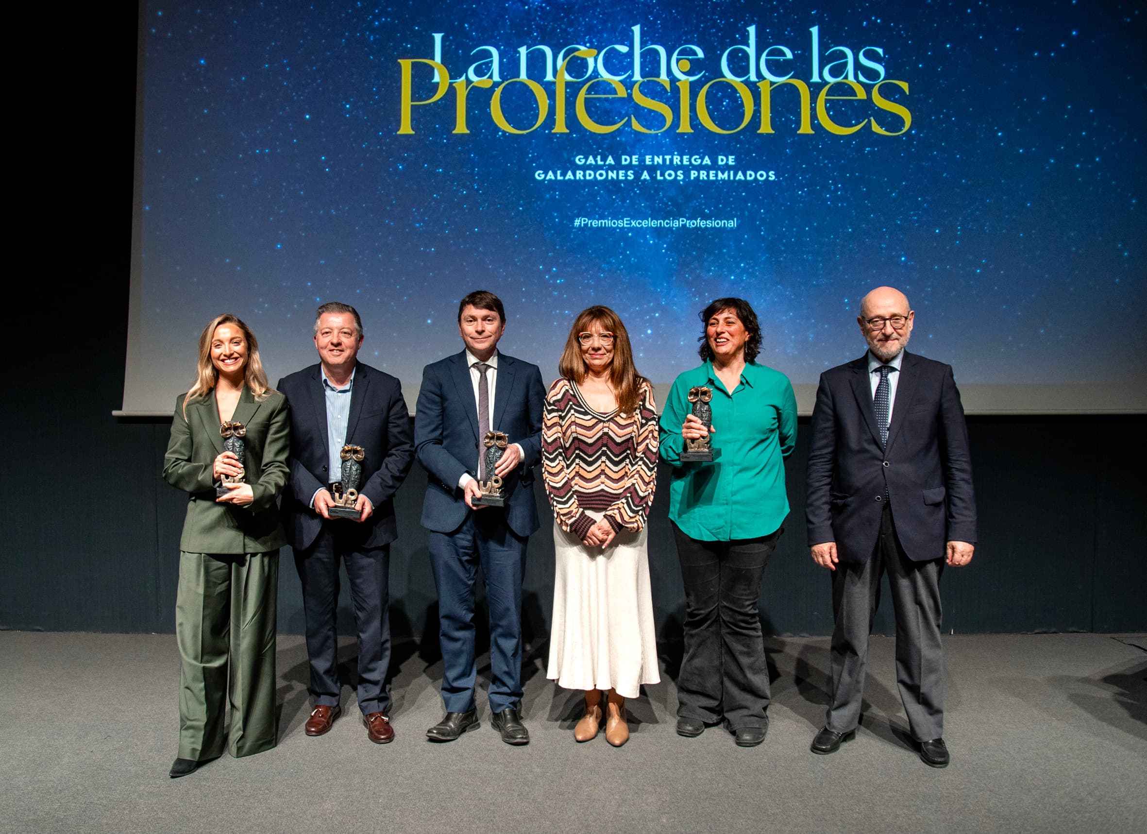 Alejandro Blasco, presidente del COIICV, asiste a la gala de los Premios a la Excelencia Profesional