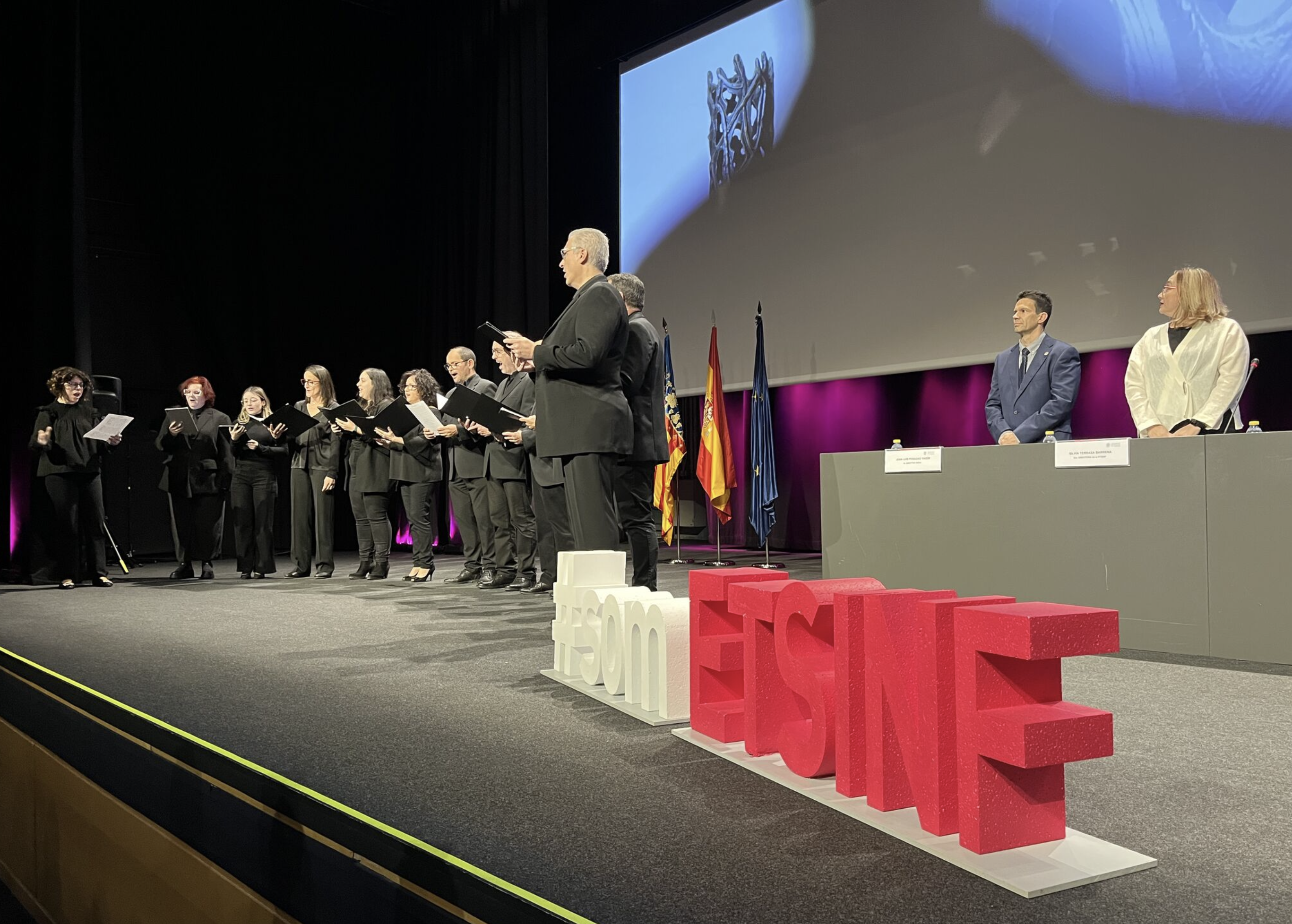 El presidente del COIICV, Alejandro Blasco, participa en la graduación de la ETSINF de la UPV