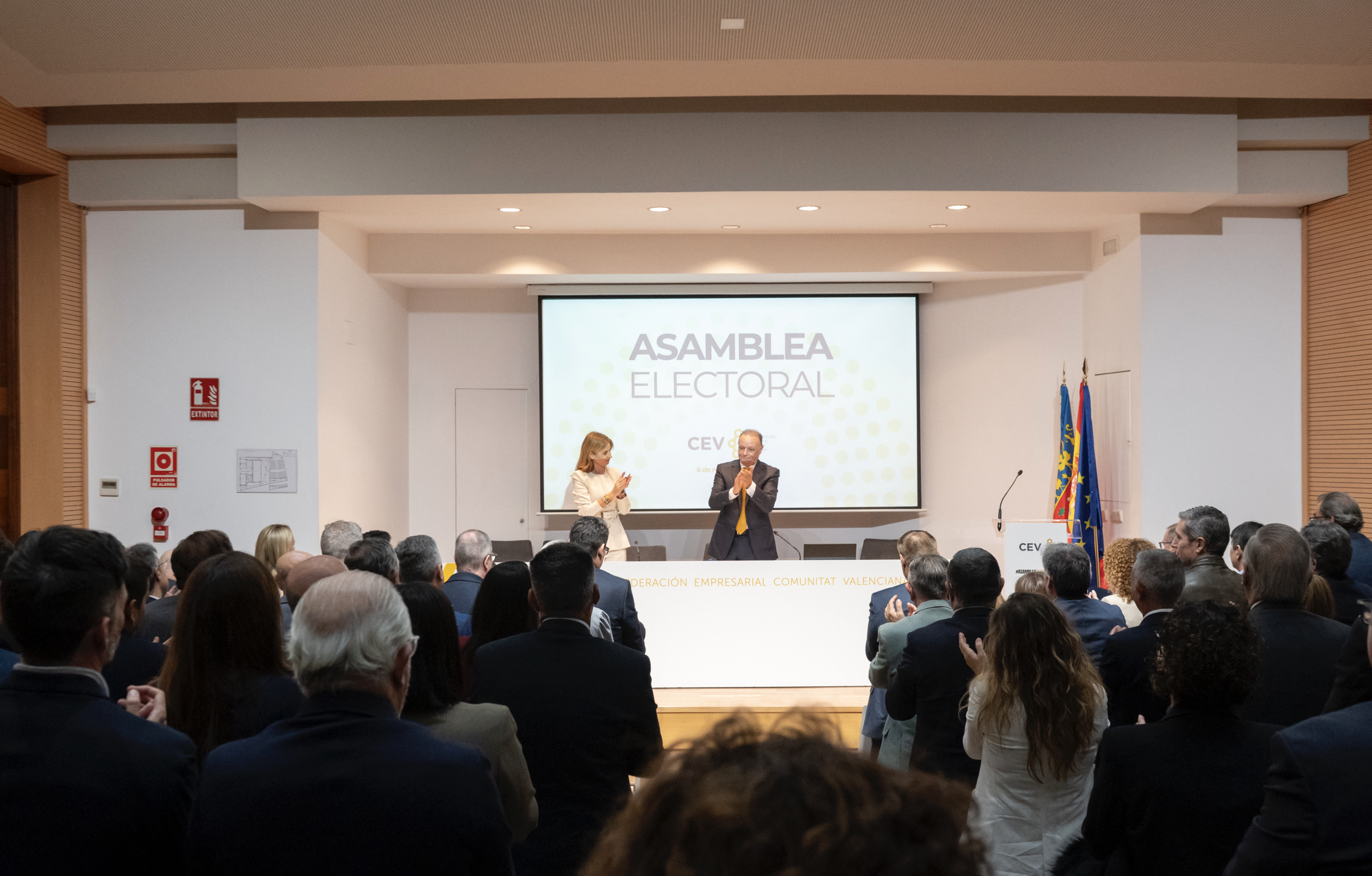 Alejandro Blasco asiste a la Asamblea General Electoral de la CEV 2025